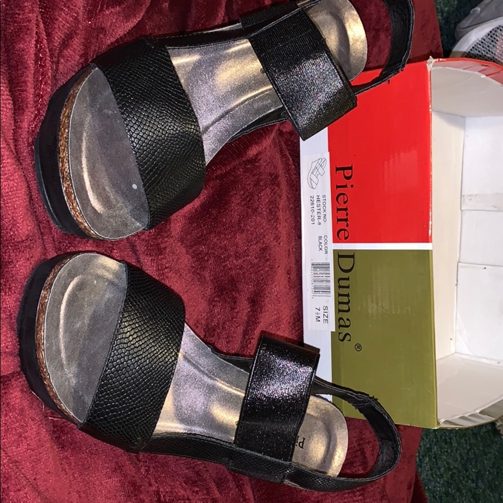Beautiful Pierre Dumas wedges! Like brand new!